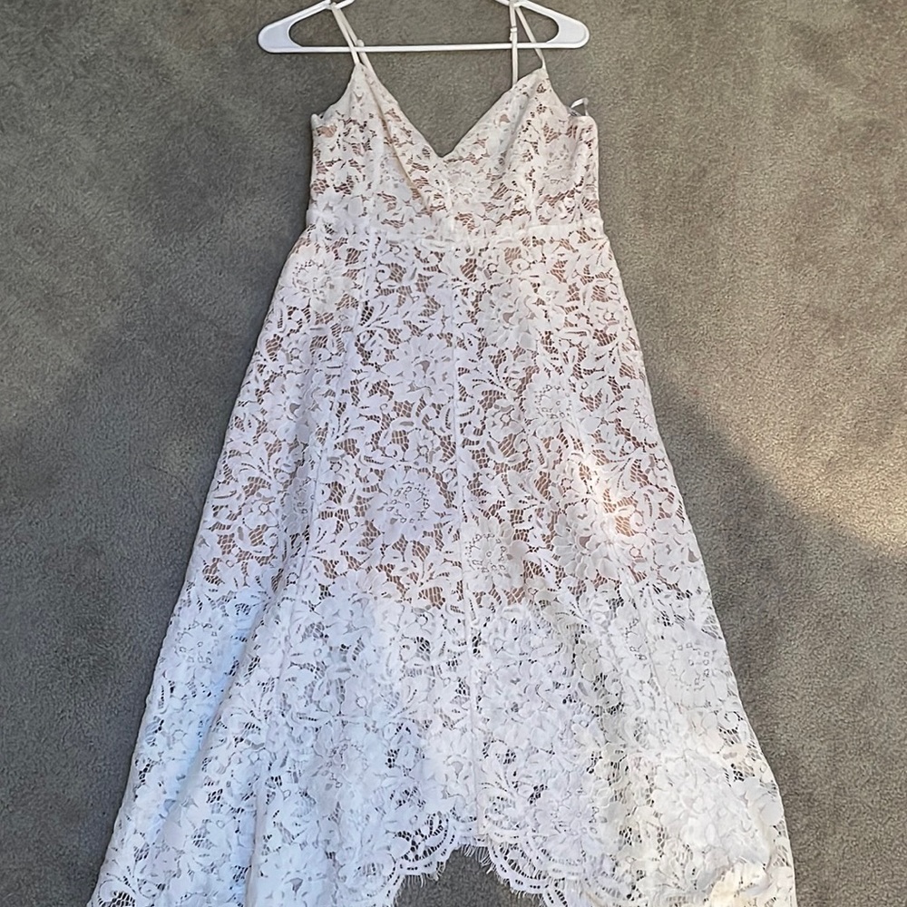 Lulu’s White lace dress- light weight and perfect